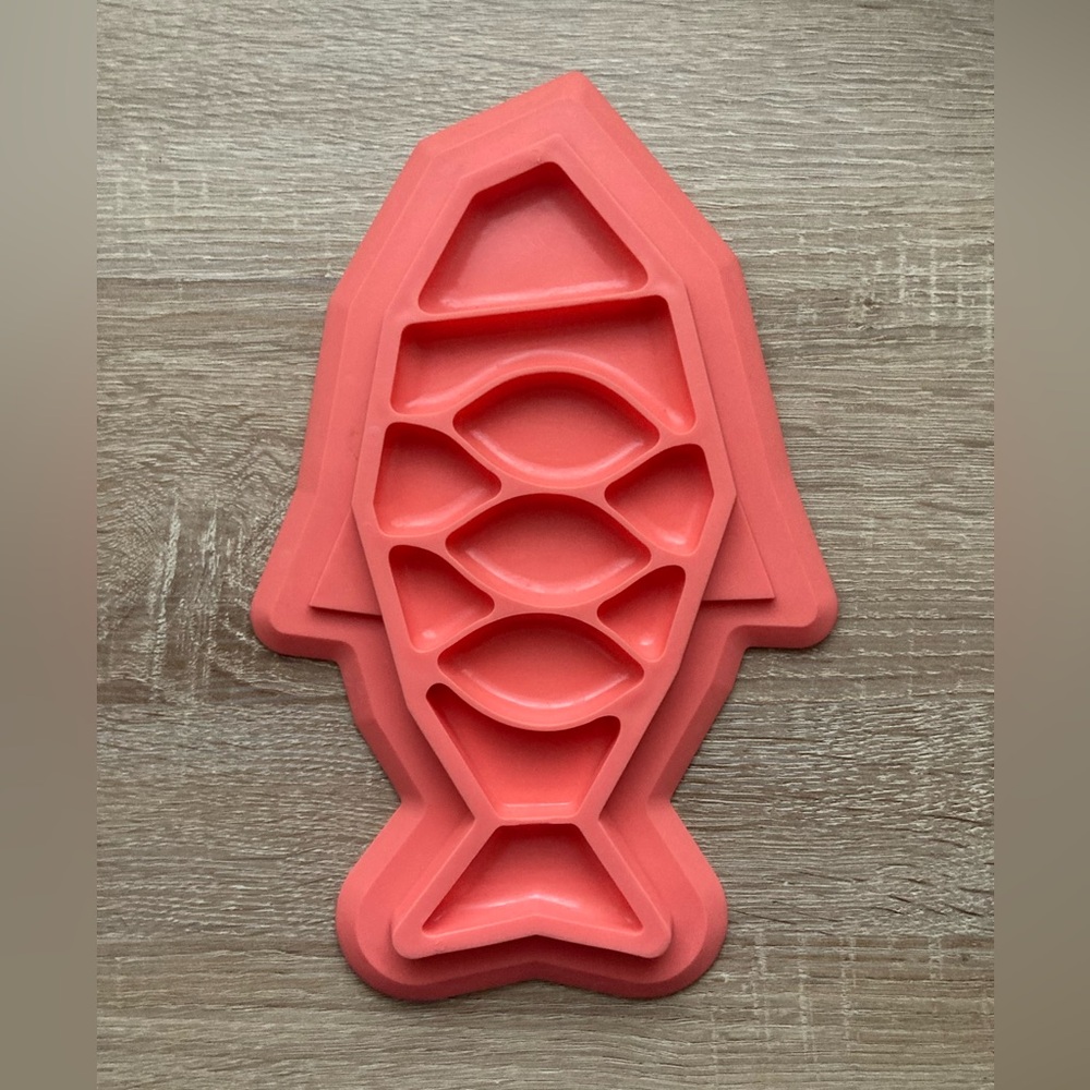 Fishie Fun Cat Feed Mat - Catstages 🐠🐈🐟🐈‍⬛